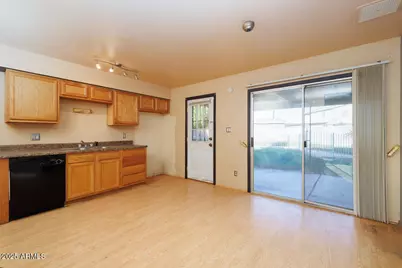 3714 W Echo Lane, Phoenix, AZ 85051 - Photo 10