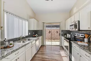 2009 E Villa Theresa Dr, Phoenix, AZ 85022 - Photo 4