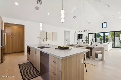 6330 N 10th Drive, Phoenix, AZ 85013 - Photo 14