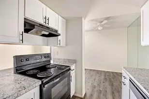 8112 N 32nd Dr, Phoenix, AZ 85051 - Photo 6