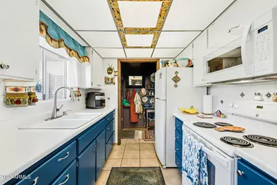 13709 N 98th Avenue #D, Sun City, AZ 85351 - Photo 16