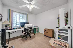 2142 W Paradise Dr, Phoenix, AZ 85029 - Photo 14