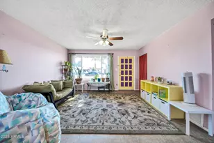 2142 W Paradise Dr, Phoenix, AZ 85029 - Photo 8