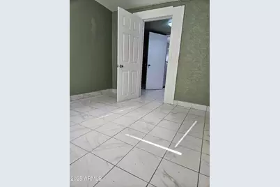 725 W Southgate Avenue, Phoenix, AZ 85041 - Photo 10