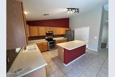 13444 W Paradise Lane, Surprise, AZ 85374 - Photo 6