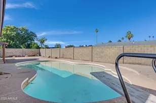 4014 W Purdue Ave, Phoenix, AZ 85051 - Photo 8