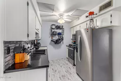 10161 W Thunderbird Boulevard, Sun City, AZ 85351 - Photo 12