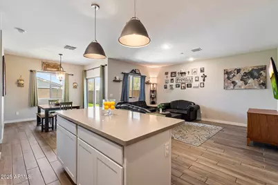 2753 E Fossil Ridge Road, Phoenix, AZ 85050 - Photo 14