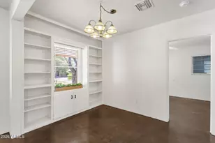 2208 E Earll Dr, Phoenix, AZ 85016 - Photo 10