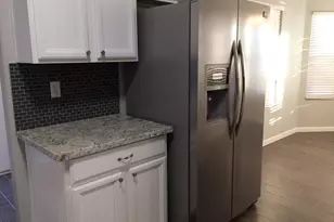 2240 E Aire Libre Ave, Phoenix, AZ 85022 - Photo 6