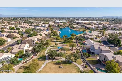 112 W Smoke Tree Road, Gilbert, AZ 85233 - Photo 4