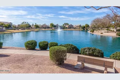 112 W Smoke Tree Road, Gilbert, AZ 85233 - Photo 2