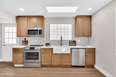 3828 E Sahuaro Drive, Phoenix, AZ 85028 - Photo 10