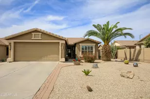 6390 S Granite Dr, Chandler, AZ 85249 - Photo 2