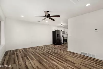 903 E Amelia Avenue, Phoenix, AZ 85014 - Photo 8