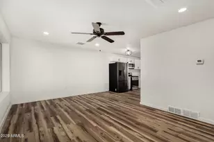 903 E Amelia Ave, Phoenix, AZ 85014 - Photo 8