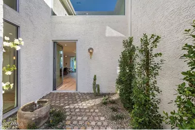 4610 N 40th Street, Phoenix, AZ 85018 - Photo 2