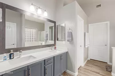 8632 S 10th Lane, Phoenix, AZ 85041 - Photo 12