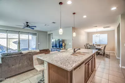 2842 E Fraktur Road, Phoenix, AZ 85040 - Photo 30