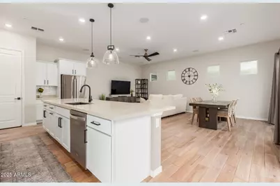 283 E Balsam Drive, Chandler, AZ 85286 - Photo 8