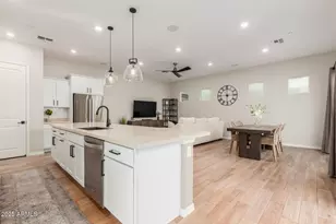 283 E Balsam Dr, Chandler, AZ 85286 - Photo 8