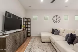 283 E Balsam Dr, Chandler, AZ 85286 - Photo 12