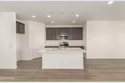 39970 W Placone Lane, Maricopa, AZ 85138 - Photo 2