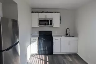 7160 N 53rd Ave, Glendale, AZ 85301 - Photo 2