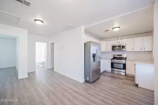 2646 E Willetta St, Phoenix, AZ 85008 - Photo 8