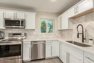 2340 E Heatherbrae Dr, Phoenix, AZ 85016 - Photo 20