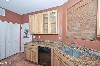 1750 E Ocotillo Road E #18, Phoenix, AZ 85016 - Photo 16