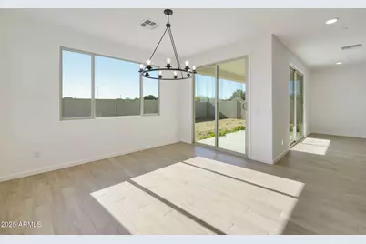 15691 W Mercer Lane, Surprise, AZ 85379 - Photo 20