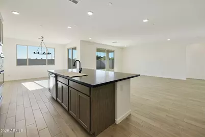 15691 W Mercer Lane, Surprise, AZ 85379 - Photo 12