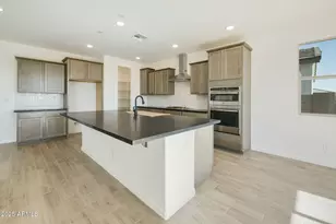 15691 W Mercer Ln, Surprise, AZ 85379 - Photo 14