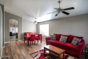 741 S Silverbrush Dr, Chandler, AZ 85226 - Photo 2