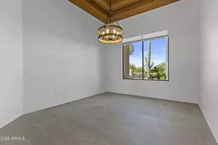 2617 W Desert Hills Dr, Phoenix, AZ 85086 - Photo 12