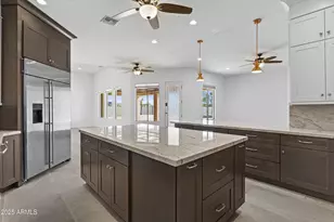 2617 W Desert Hills Dr, Phoenix, AZ 85086 - Photo 10