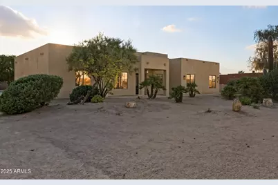 2617 W Desert Hills Drive, Phoenix, AZ 85086 - Photo 2