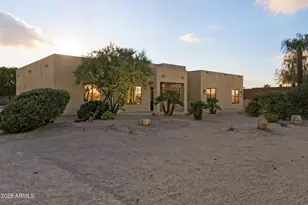 2617 W Desert Hills Dr, Phoenix, AZ 85086 - Photo 2