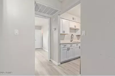 3406 E Pinchot Avenue #06, Phoenix, AZ 85018 - Photo 4