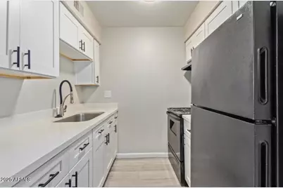 3406 E Pinchot Avenue #13, Phoenix, AZ 85018 - Photo 1