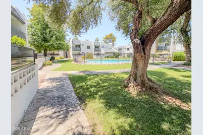 302 E Monte Vista Road #D4, Phoenix, AZ 85004 - Photo 8