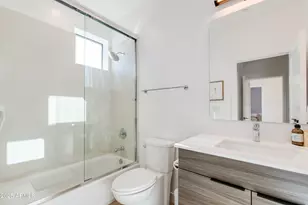 4220 N 32nd St, Phoenix, AZ 85018 - Photo 16