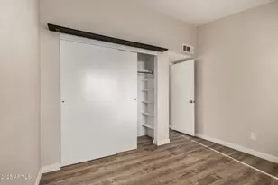 421 E Wickieup Ln, Phoenix, AZ 85024 - Photo 14