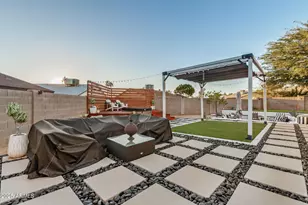 421 E Wickieup Ln, Phoenix, AZ 85024 - Photo 24