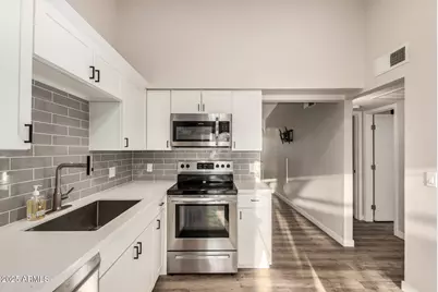 421 E Wickieup Lane, Phoenix, AZ 85024 - Photo 8