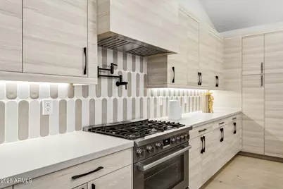 6313 N 10th Drive, Phoenix, AZ 85013 - Photo 14