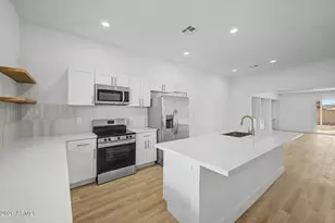 17810 N Monte Vista Ct, Sun City, AZ 85373 - Photo 8