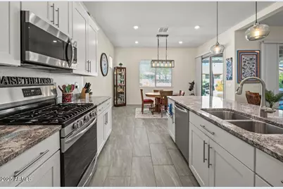 18562 W Thistle Landing Drive, Goodyear, AZ 85338 - Photo 10