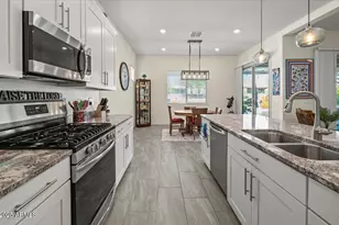 18562 W Thistle Landing Dr, Goodyear, AZ 85338 - Photo 10